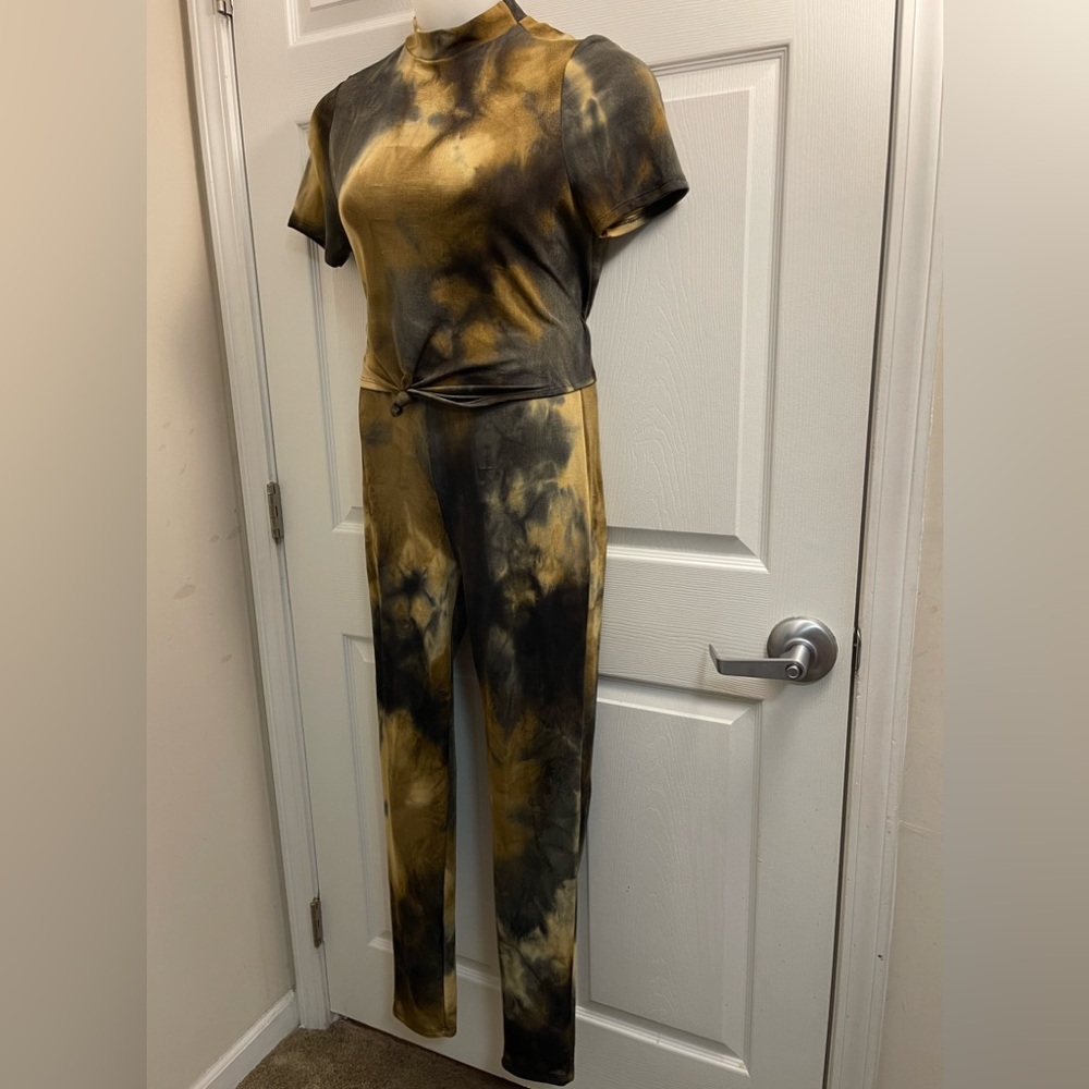 Tie-Dye Two-Piece Crop Top and Leggings Set